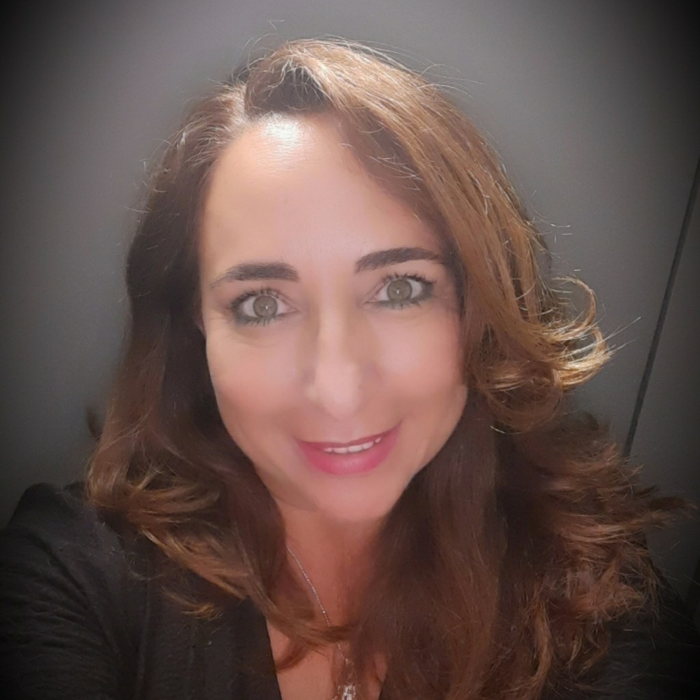 Meet your Posher, Hildq